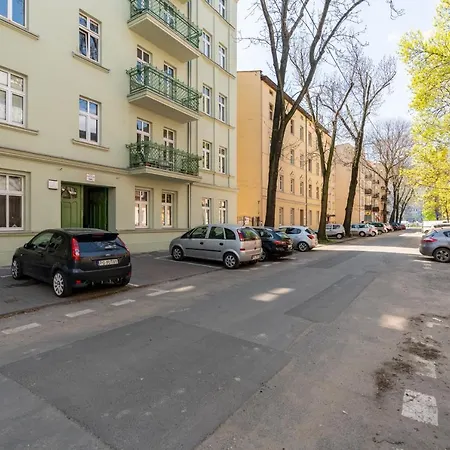 Unique Mottego With Parking By Renters Prestige بوزنان